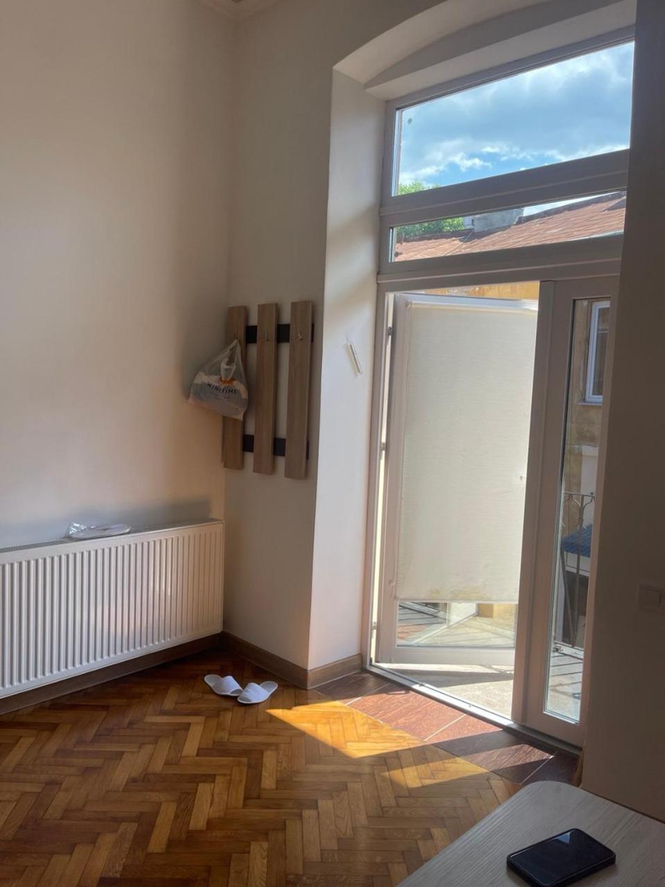 Newtone Apartment Chernivtsi Exterior foto