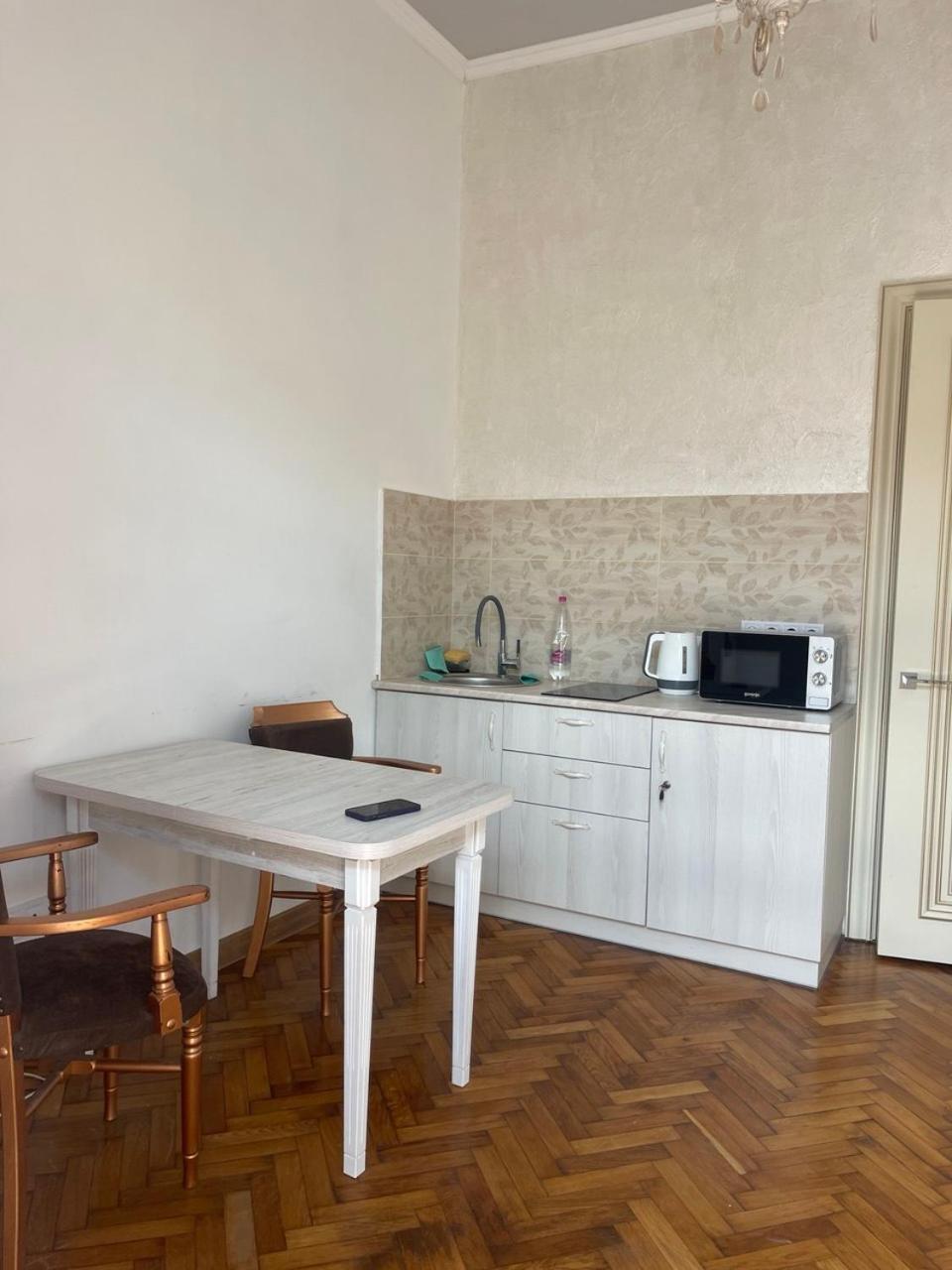 Newtone Apartment Chernivtsi Exterior foto