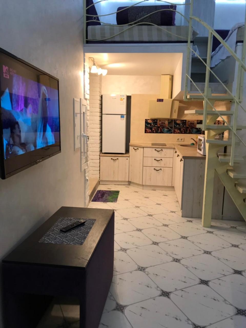 Newtone Apartment Chernivtsi Exterior foto